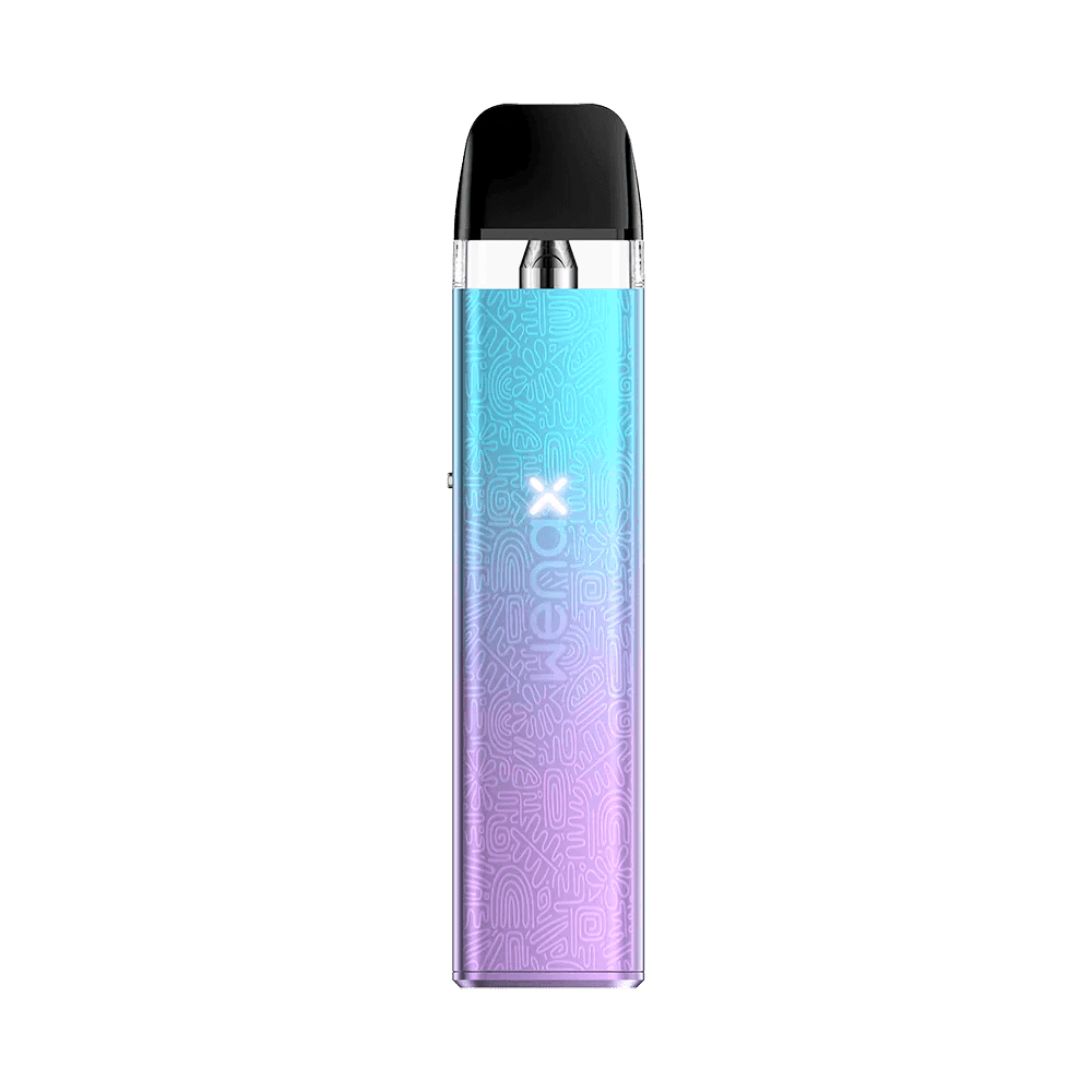 GeekVape Wenax Q Mini 25W pod system with sleek compact hardware and replaceable pod for vaping convenience.