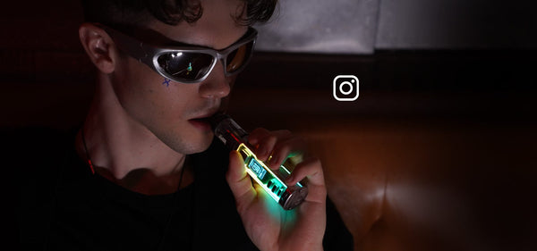 FreeMax Marvos X 100W Starter Kit showing the sleek mod device and included tank with adjustable airflow