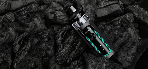 FreeMax Starlux 40W pod system hardware with sleek design, compact size, and integrated mouthpiece for vaping enjoyment.