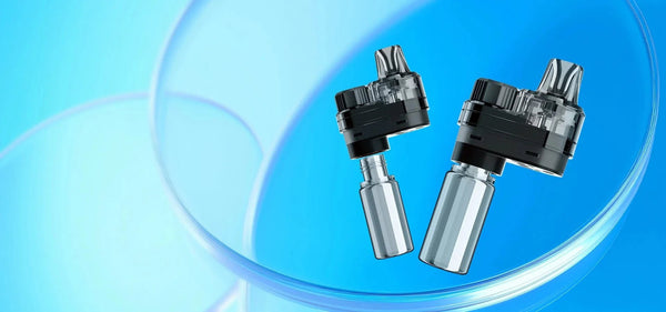 FreeMax Xfill replacement pods for vape hardware, featuring clear e-liquid chambers and magnetic connectors.