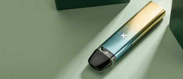 GeekVape Wenax Q Mini 25W pod system hardware with compact design and replaceable pod, featuring a sleek, modern look.