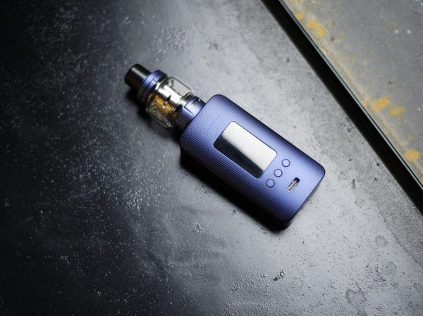 Vaporesso GEN 200 220W Starter Kit with iTank 2 Edition, featuring sleek hardware design and adjustable wattage settings.