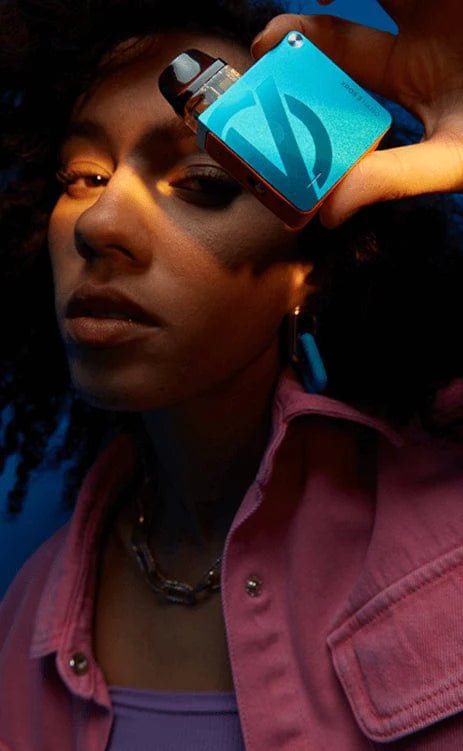 Vaporesso XROS 3 Nano Kit hardware with sleek compact design and integrated mouthpiece, perfect for vaping on the go.